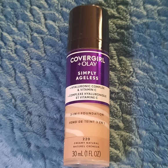 Covergirl Simply Ageless 3-in-1 Liquid Foundation - 220 Shade - Picture 1 of 3